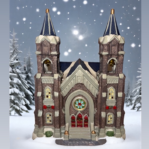 2019 "COUNTRY CHARM" SEASONAL HAND PAINTED CHURCH w/ Original Box - Picture 1 of 9